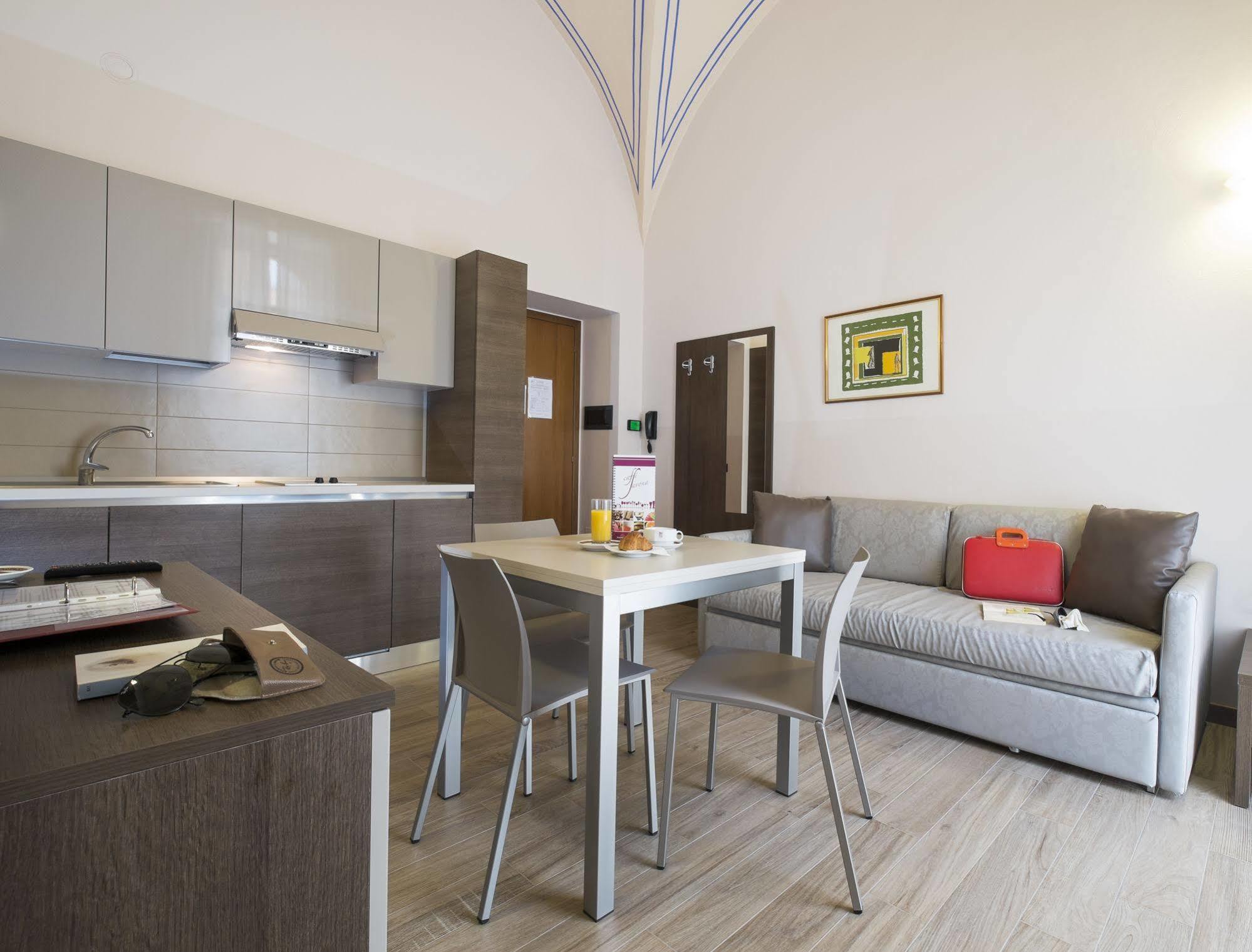 Residence Caffe Savona Alba  Dış mekan fotoğraf